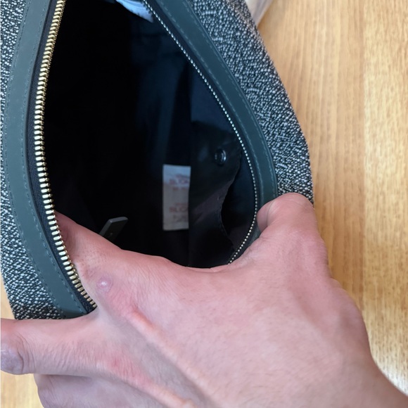 WANT Les Essentiels Gray Toiletry Bag - Picture 6 of 7